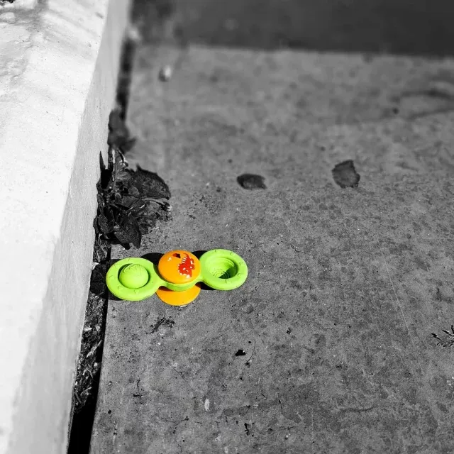 Angry Toy!! 🤣 This made me smile... it looks annoyed it got dropped and forgotten. "Such is life, little one, live and learn"... 😁 🤭"A toy's story...no#57" Toys lost or abandoned. Photographed, untouched, as I find them.#art #artphotography #artoftheday #arts #creative #beautiful #photography #picoftheday #photo #creativeartist #creativeart #creativephotography #losttoys #abandonedtoys #forgottentoys #forgottentoystory #blackandwhitephotography #streetphotography #blackandwhitephotograph #blackandwhitephotos #blackandwhiteart #blackandwhitepic #depthoffieldphotography #discardedtoys #teethingtoys